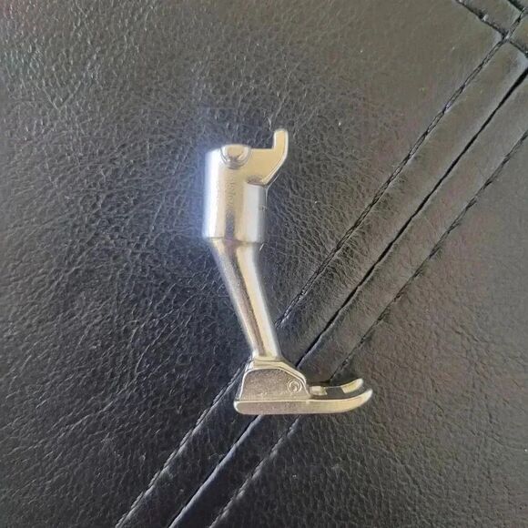 Bernina 1C Vintage Old Style Reverse Pattern Sewing machine Foot - Picture 2 of 7